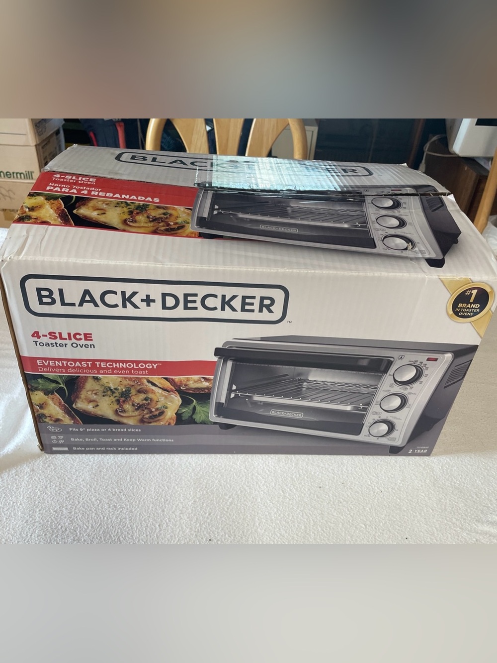NIB  Black & Decker 4 Slice Toaster Oven Bake Broil Warm